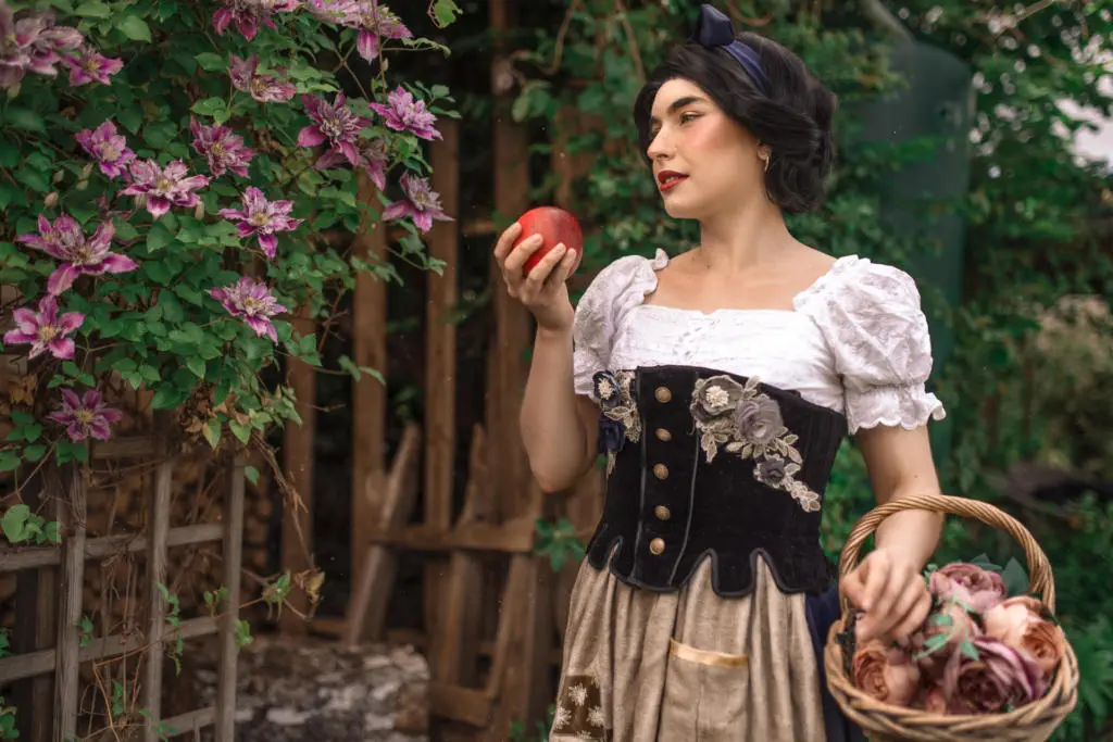Snow White Cosplay Shooting